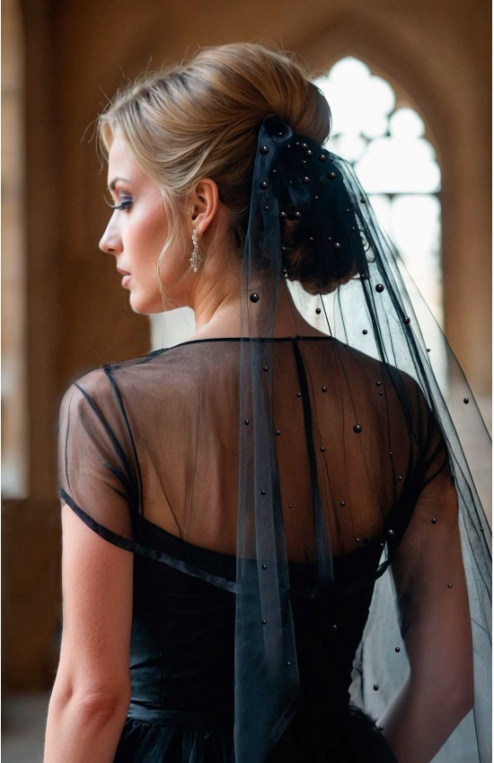 LYRA Black Wedding Pearl Veil – Gothic Ombre Tulle Veil with Pearls