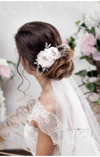 TEODORA Champagne Bridal Hair Flower for Creating a Subtle Look