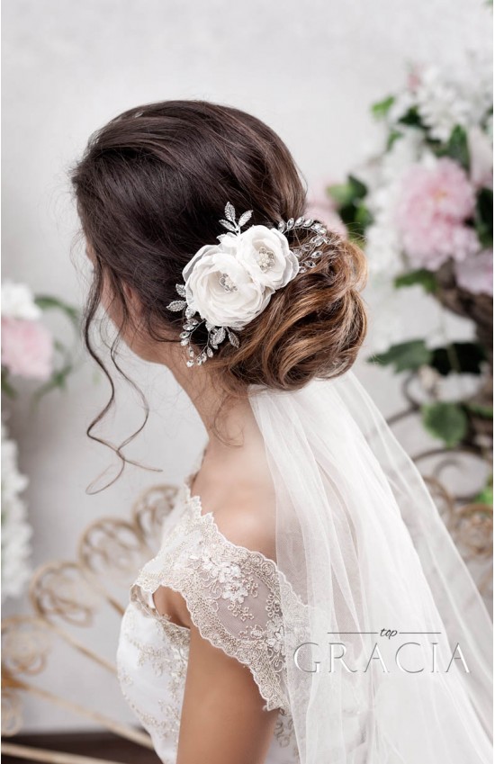 TEODORA Champagne Bridal Hair Flower for Creating a Subtle Look