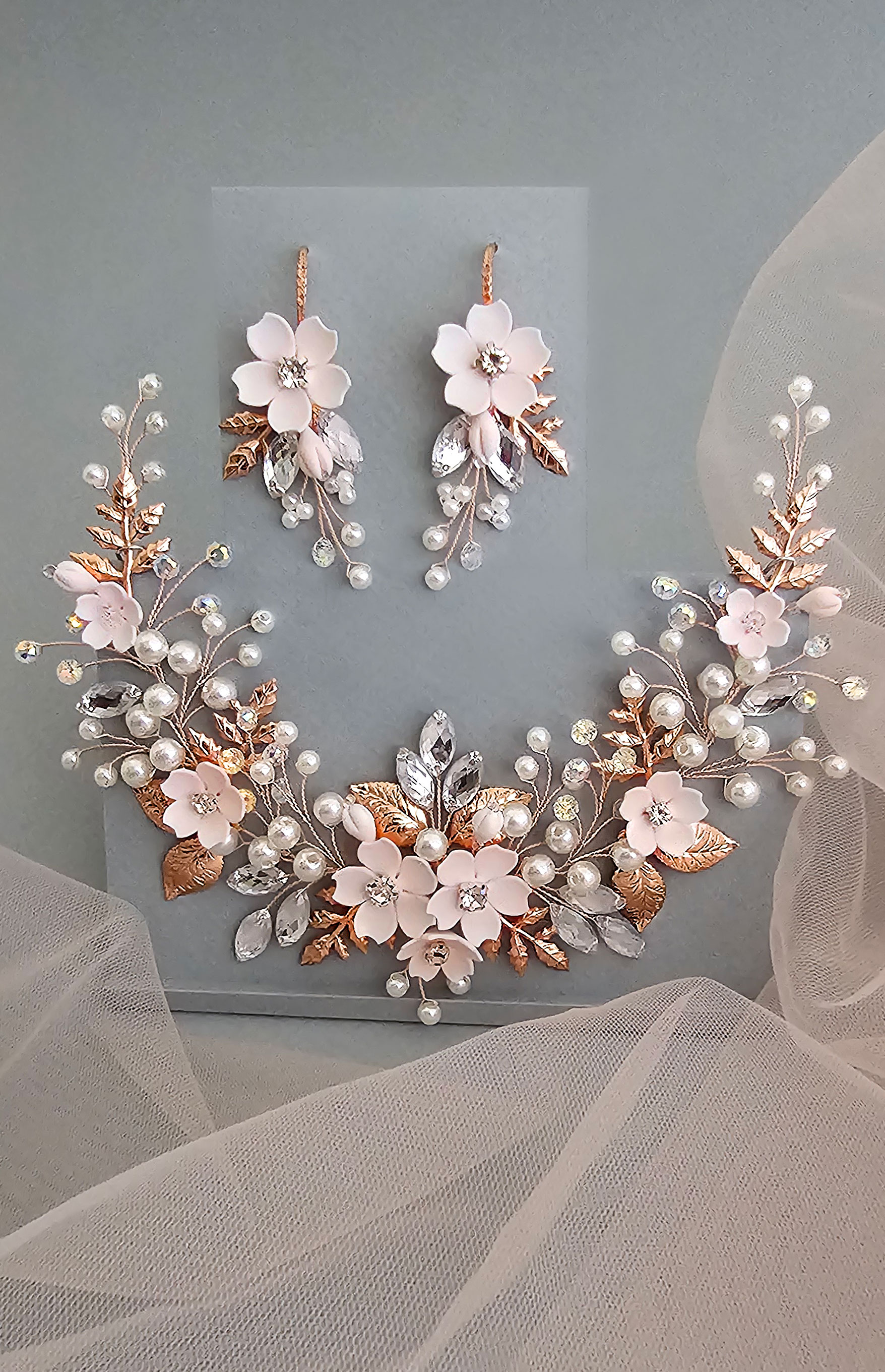 rose-gold-blush-wedding-hairpiece-and-earrings-for-blush-bride