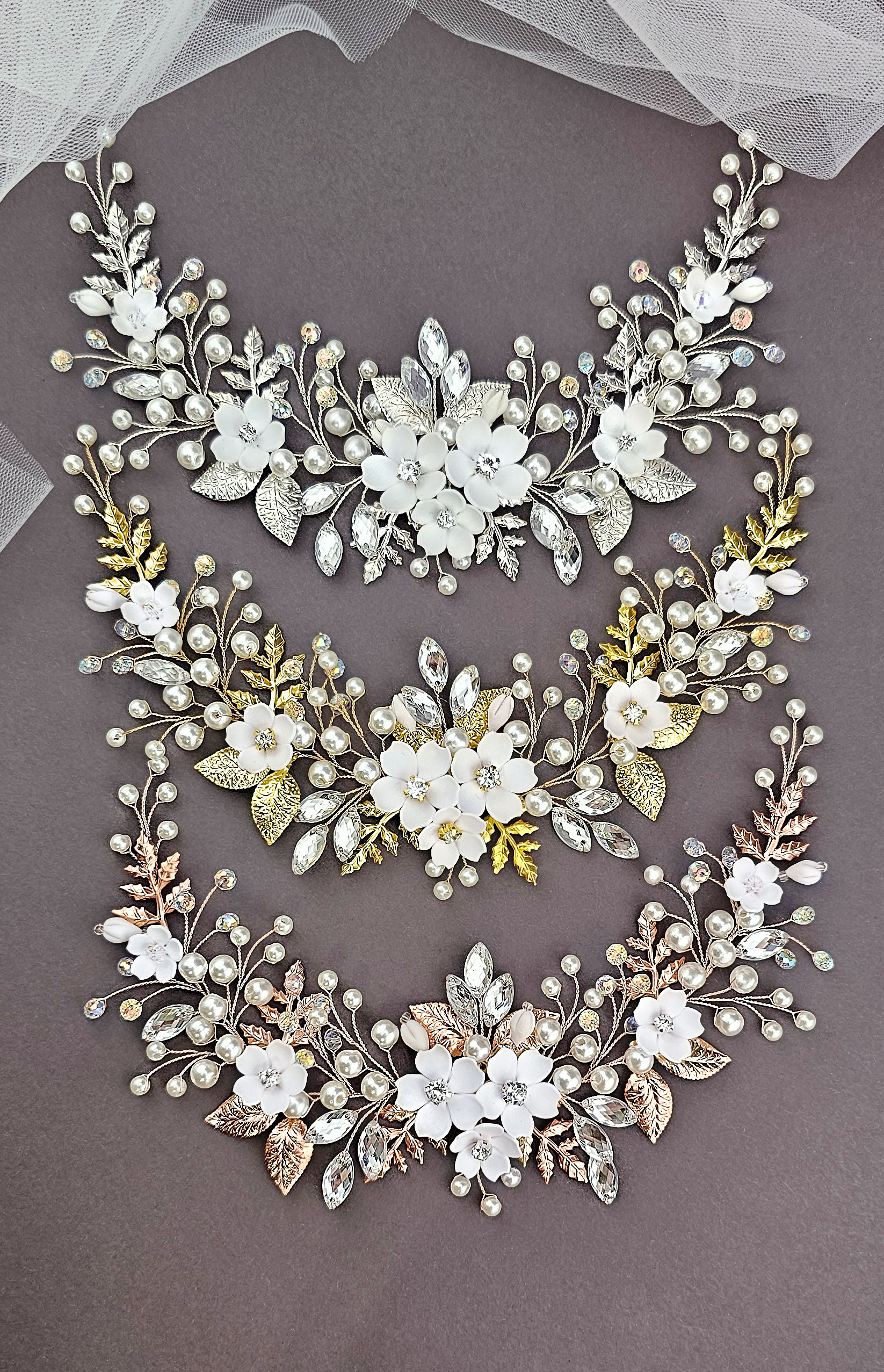 pearl-and-crystal-bridal-hairpieces-with-wedding-veil