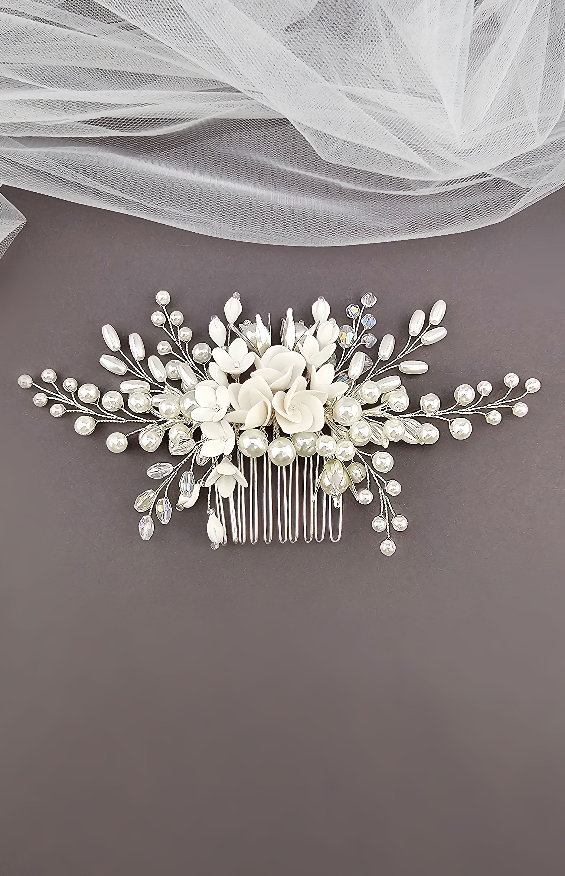 pearl-bridal-hair-comb-with-wedding-veil