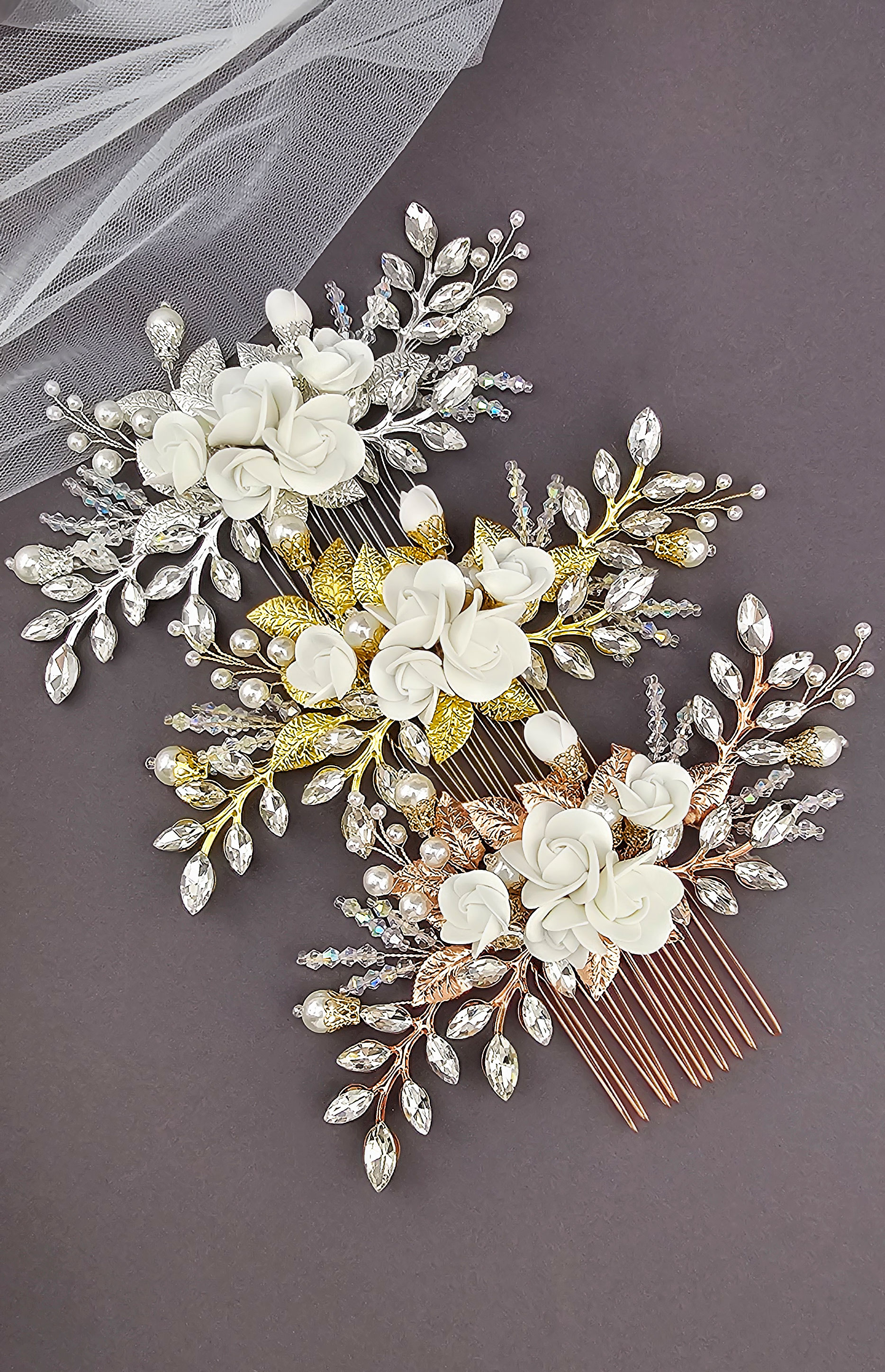 wedding-hair-combs-with-white-veil
