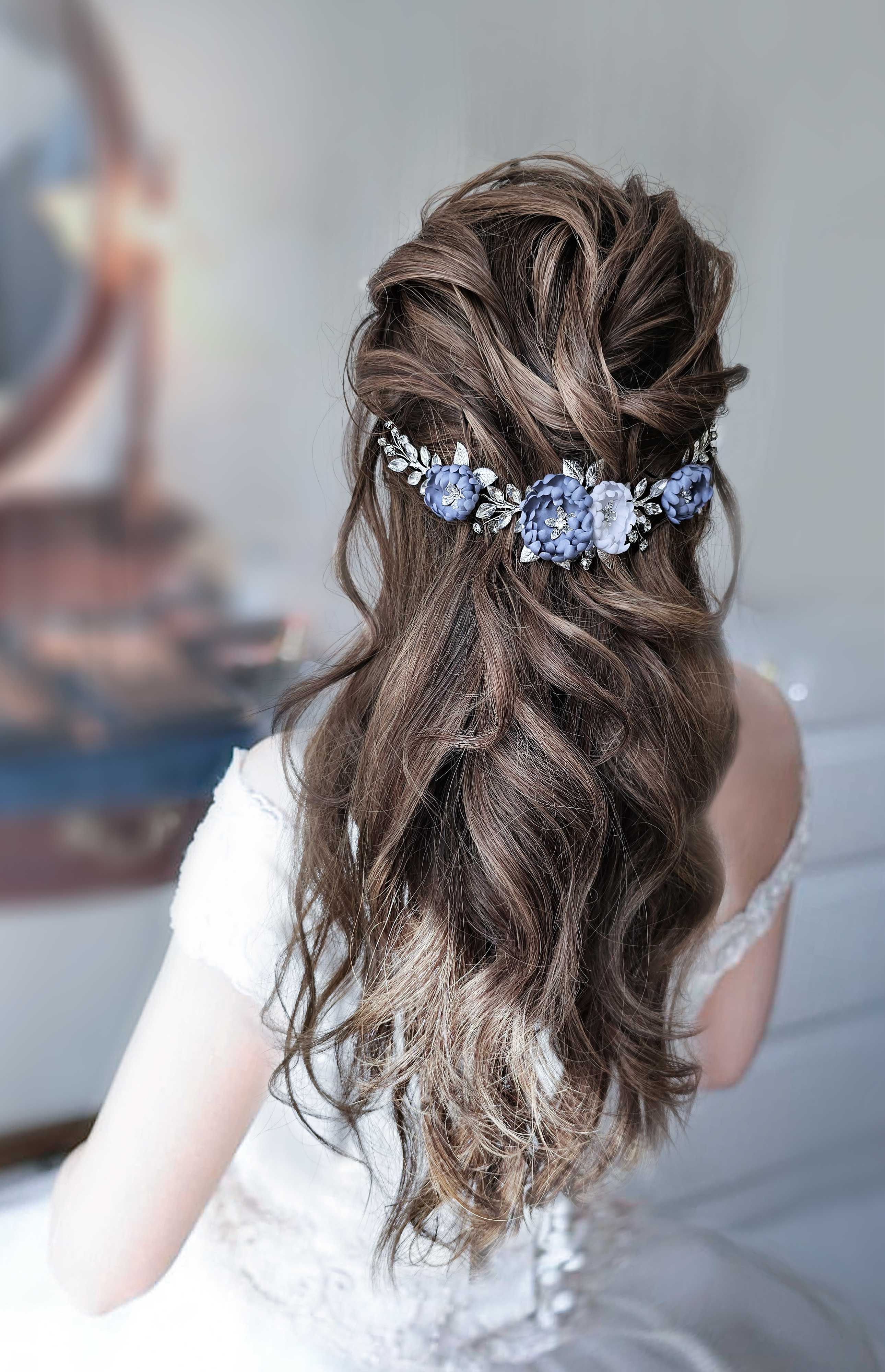 Dusty_blue_wedding_hair_flowers