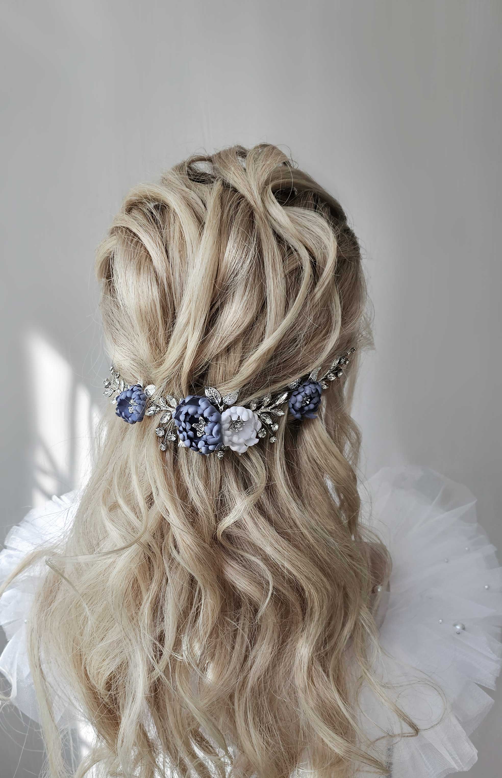 Dusyty_blue_wedding_hair_flowers
