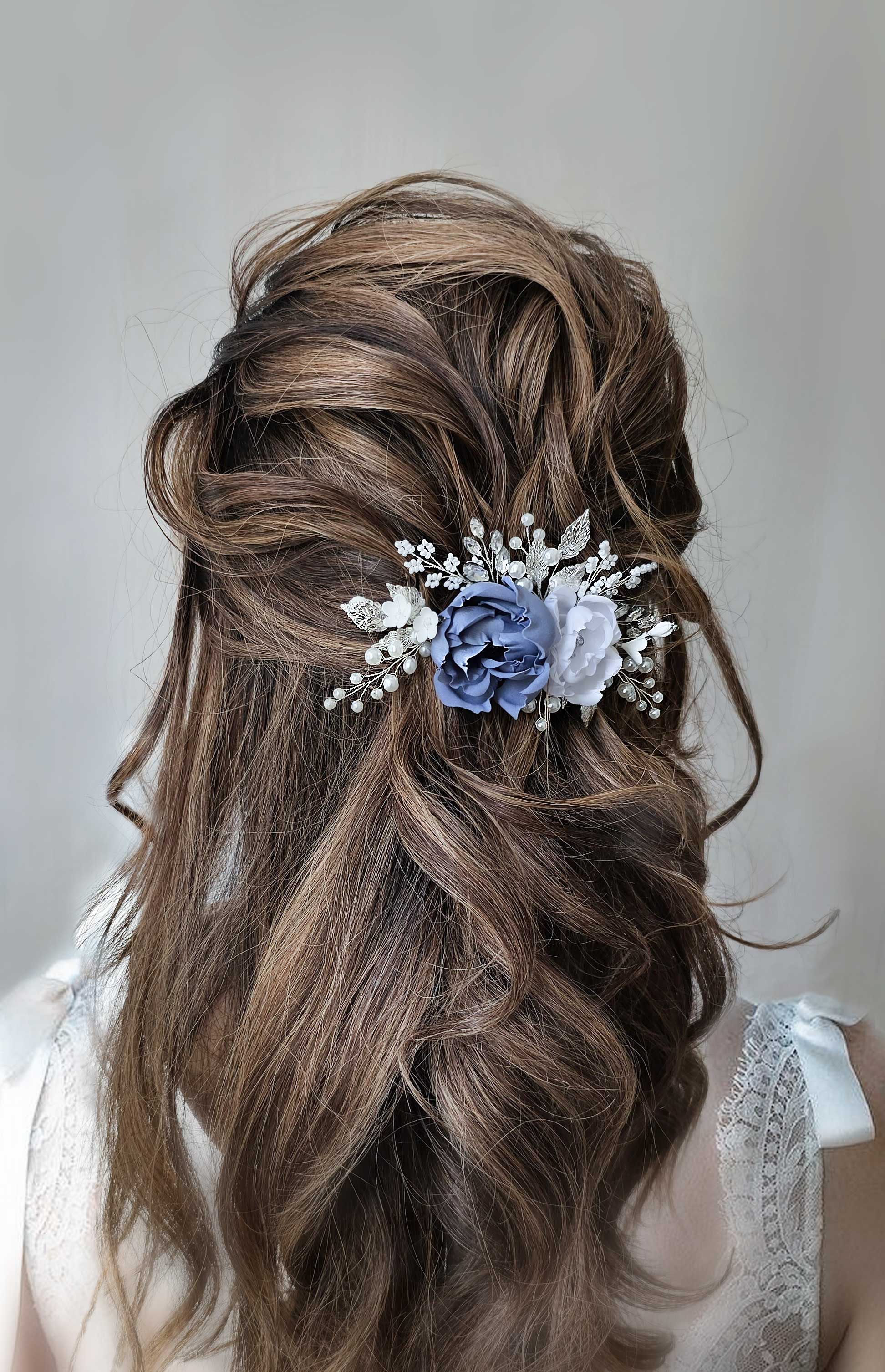 Dusyt_blue_hair_flowers_